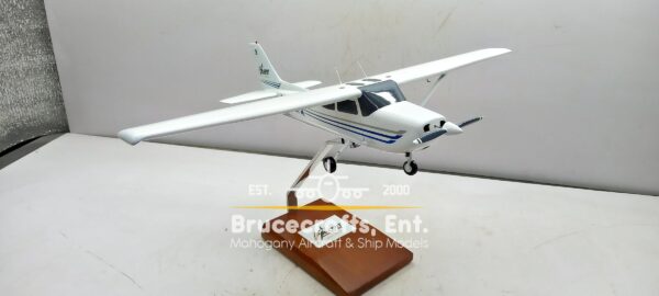 Cessna C-150 (N440FA)